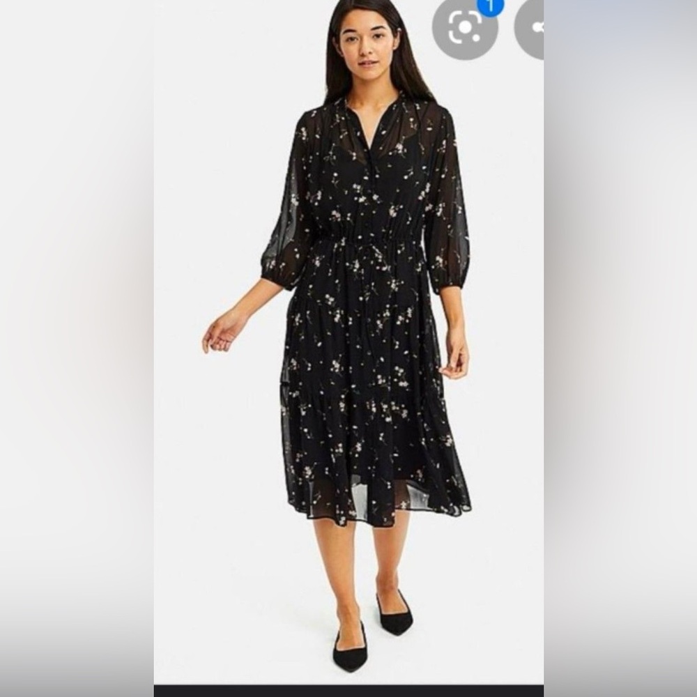 Uniqlo Floral Printed Tiered 3/4 Sleeve Dress